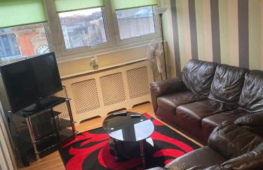 "Snooze Central" - City Centre Apartments above Victoria Centre Shopping Centre with full Kitchen in Milton Street - up to 4 Beds - most Central Location next to the Hilton Hotel - Outdoor Parking for Cars or Vans five pounds a day - Sunday 1pm Check-Out - Photo 42