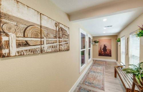 StockYards! Less than 4 minutes-Sleeps 8-Lee House - Foto 28