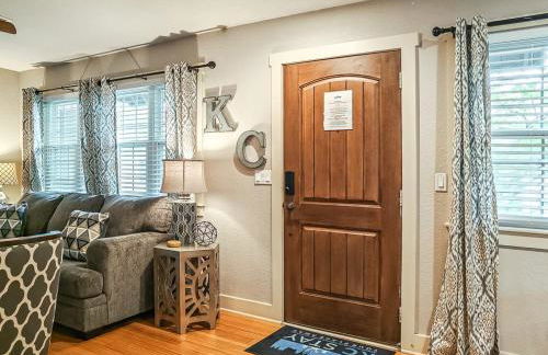 Quiet Plaza Two bedroom 2 Bathroom - Photo 33