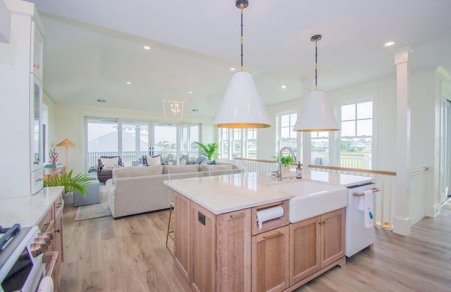 Stunning 4BR Vacation Rental With Private Pool, Spa, & Resort Club Cards - Photo 11