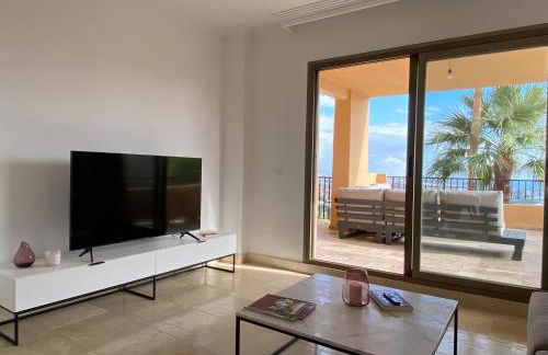 Elegant apartment, stunning views, fully renovated in la Hacienda del Senorio de Cifuentes - Photo 7