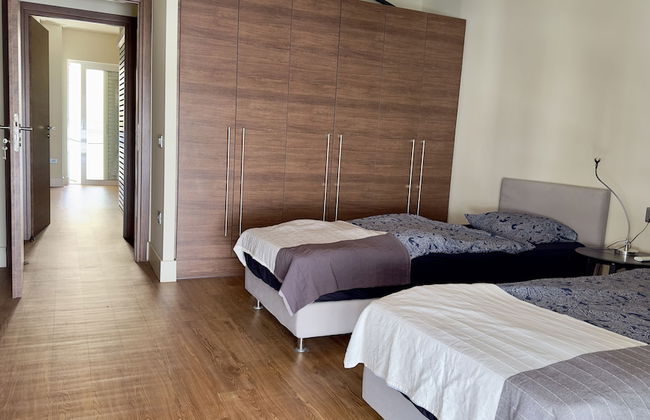 Captain's Luxury Suite - Photo 2