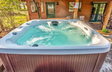 Log Cabin sleeps 20 with hot tub, EV Charger, firepit - Foto 11