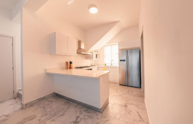 3br-penthouse w Jacuzzi Incl at Lake View - Foto 12