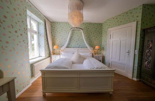 Ferienhaus Peeneblick - exklusives Traumhaus in Direktlage am Wasser mit Bootssteg und Aussensauna - Foto 29