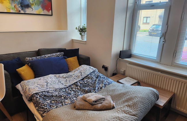 Dundee - 1 Bed - Sleeps 4 - Pet Friendly - Photo 4