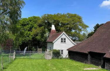 Beautiful 2 bed Oast - 15 acre farm - Tunbridge Wells - Photo 9
