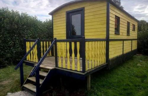 Roulotte et Jacuzzi de Rachel au Domaine du Reuze - Foto 2