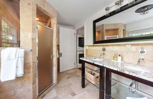 Grand Damn - Photo 64