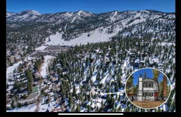 Entire Cabin, Walk to Ski Slopes, Hot Tub, Pet Friendly, Fast WiFi, 2 Parking, 2 Fireplace, Wash & Dryer, Fenced, Fire Pit, BBQ, Hike, Golf, Zoo - Foto 29