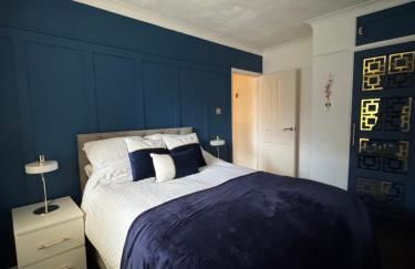 Cherry Blossom Apartment - 3 bed, parking, garden - Photo 42