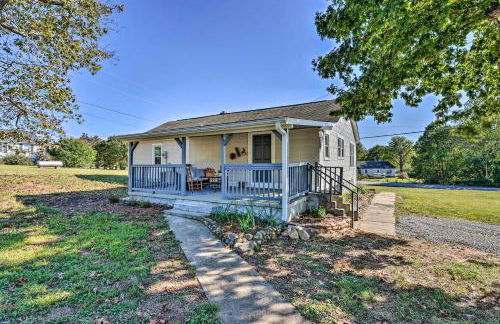 Porch, Fire Pit and Grill Blue Ridge Mtn Cottage! - Foto 23