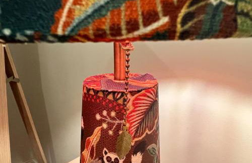 Old Betting Shop for 3 & Furry Friend - Photo 11