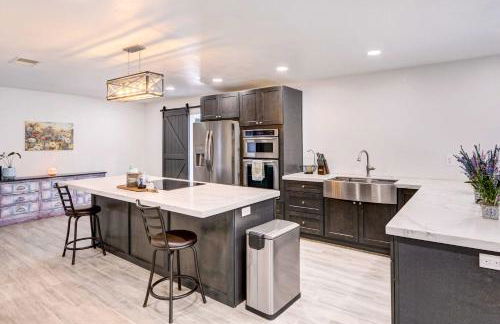 Pet-Friendly Las Vegas Home with Private Yard! - Photo 2