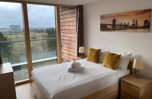 iSTAY APARTMENTS at VIZION - Fully Equipped Modern Serviced Apartments with Balconies, Superfast Broadband, Free Allocated Parking Space, 24h Security, Rooftop Gardens, Located in Central MK - Photo 25
