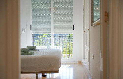 Altea Hills 3BR House with Private Garden - Photo 11