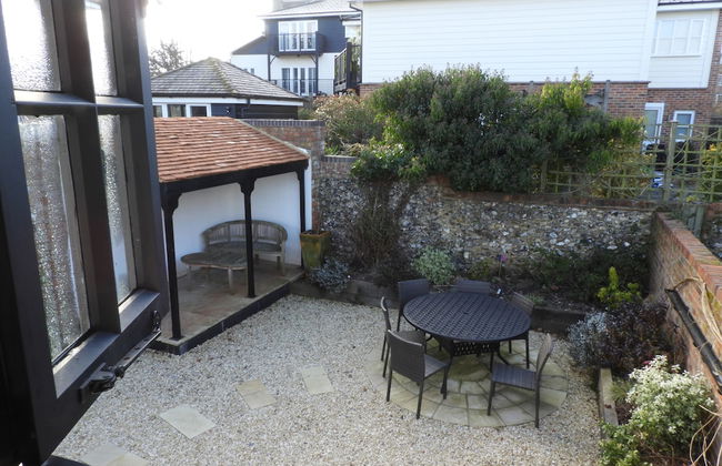 Henry VIII Cottage - Photo 18