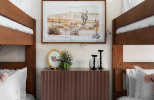 Heated Pool, Game Room, Outdoor Movies, Mins to Downtown, Sleeps 14 - Foto 8