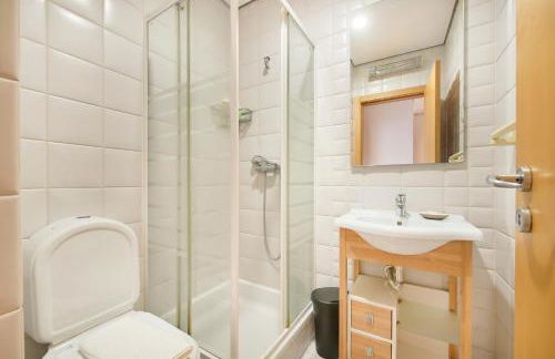 Spacious Apt Near Beach & Train, By TimeCooler - Foto 44