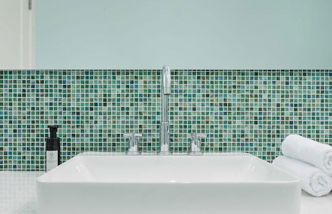 Stunning 3 Bedroom Secondary Suite N Van - Photo 42