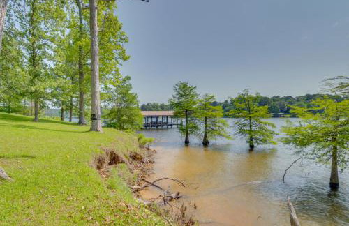 Beautiful Toledo Bend Retreat with Private Dock - Foto 36