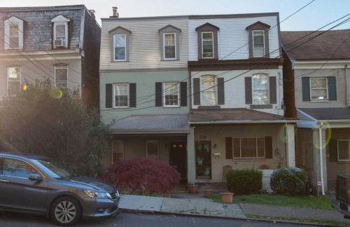 Hip & Cozy to Explore the City or Catch a Game - Foto 13