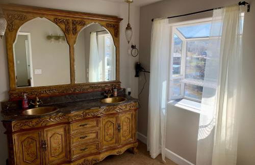 Stunning 3,400 sq ft Lake House w Boat Dock, Sauna, Steam Shower, and More - Foto 42