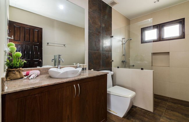 4 Bedroom Private Bali Style Villa HH1 - Photo 35