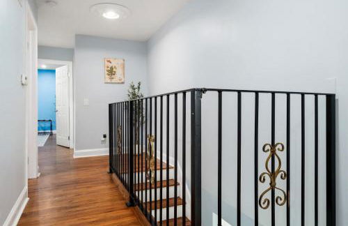 Spacious 6BR Getaway Game Room Firepit NYC - Foto 32