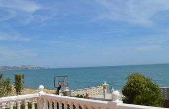 Oasis en la playa: piscina y relax - Foto 14