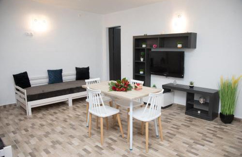 Village Anto Fira - Photo 2