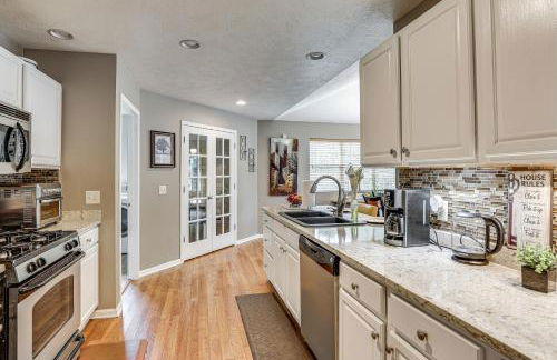 Beloit Home with Deck 3 Mi to Health System Campus - Foto 6