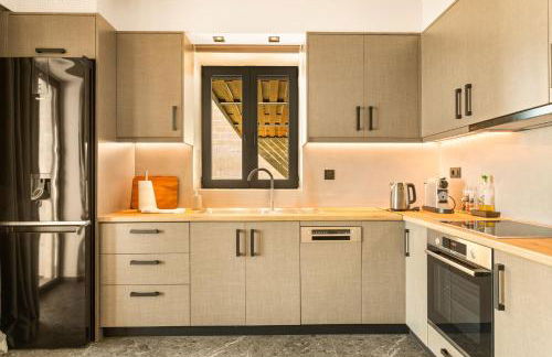 Mani Theasis - Foto 73