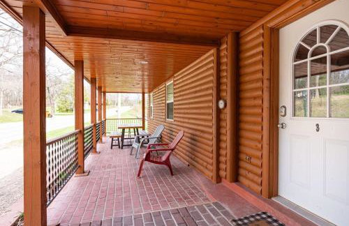 Fife Lake 2BR Getaway with Hot Tub - Foto 10