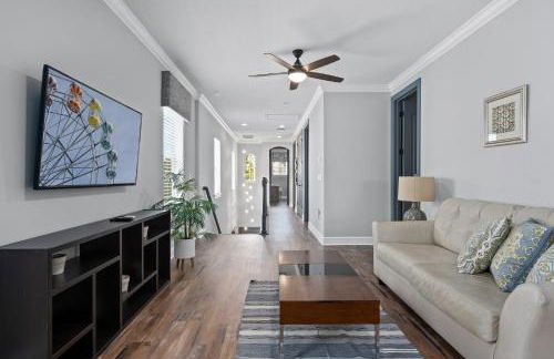 Boutique Luxury Home, Private Pool Close to Disney REU101 - Foto 51