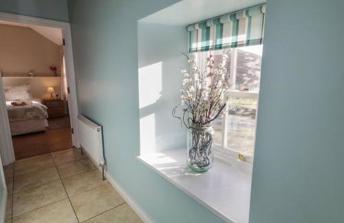 Dan White's Cottage - Photo 11