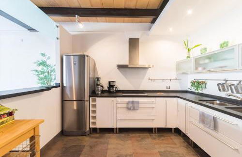 Spacious, central right on the beach, large terrace - Foto 8