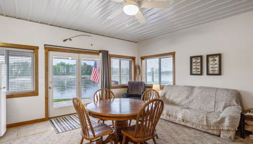 River Cabin with Grill and Boat Slip - Foto 4