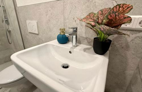 NEU Goldstadt Luxe Studio- City Apartment Schlössle - Photo 34