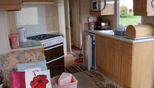 Colin and annioes caeravan - Photo 5