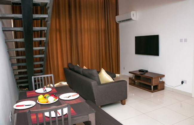 Embassy Gardens Premier Suites - Photo 35