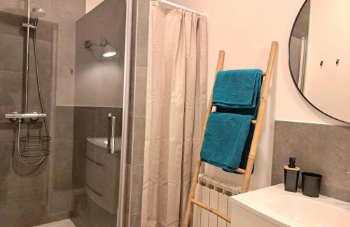 Beautiful Appartment with private garden in Lille - 100m from metro station - Foto 29