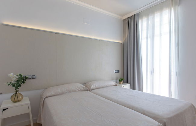 Apartamentos Senabre Palais - Photo 12