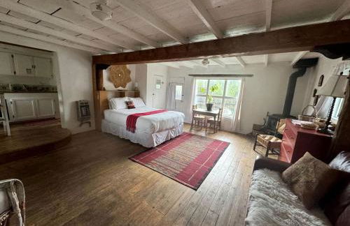 Studio Cabin Suite on Organic Farm Stay near Taos, New Mexico - Foto 29