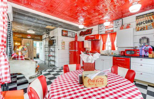 Fifties Diner-Style Llano Home with Shared Fire Pit - Photo 2