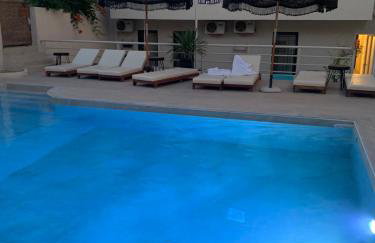 Khroma Luxury Suite 2 Beach front apartment - Photo 32