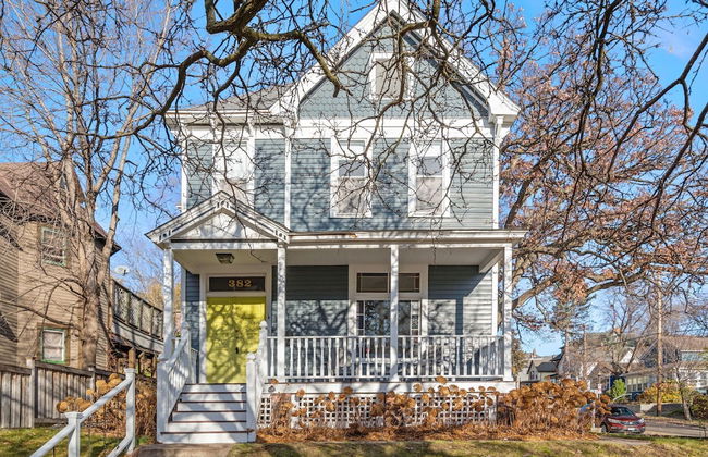 Maple Manor - Photo 1