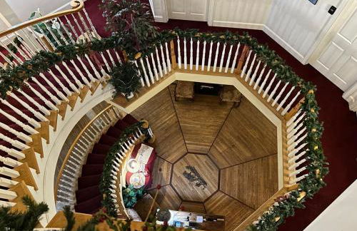 Innkeeper Suite at The Currier Inn - Photo 8