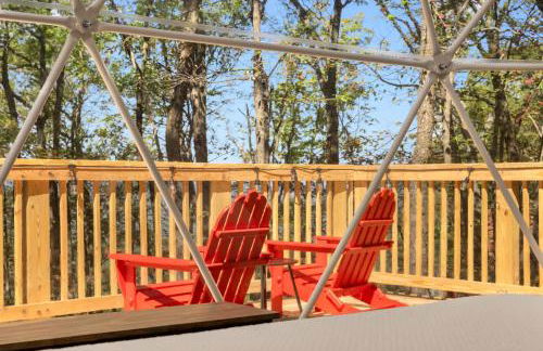 Luxe 2 Bed Dome w Hot Tub Deck Fire Pit & Bath - Foto 35