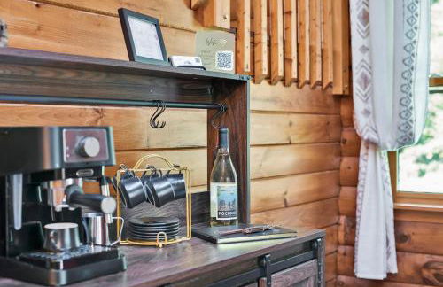 Secluded Log Cabin with Hot Tub Fire Pit Game Room - Foto 7